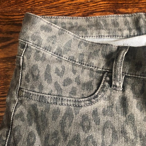 Dynamite Cheetah Print Jeans - Picture 4 of 8